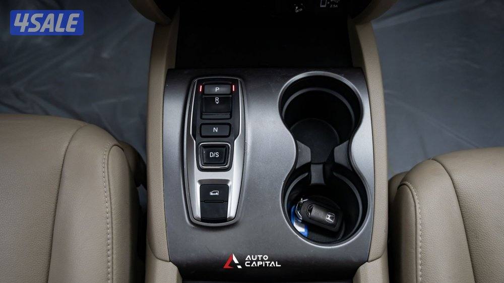 Honda Pilot MRV AWD 3.5L V6 - 3 rpws 7 seater7