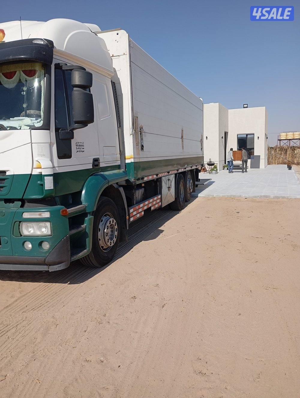 للبيع شاحنه لوري ايفكو 20061