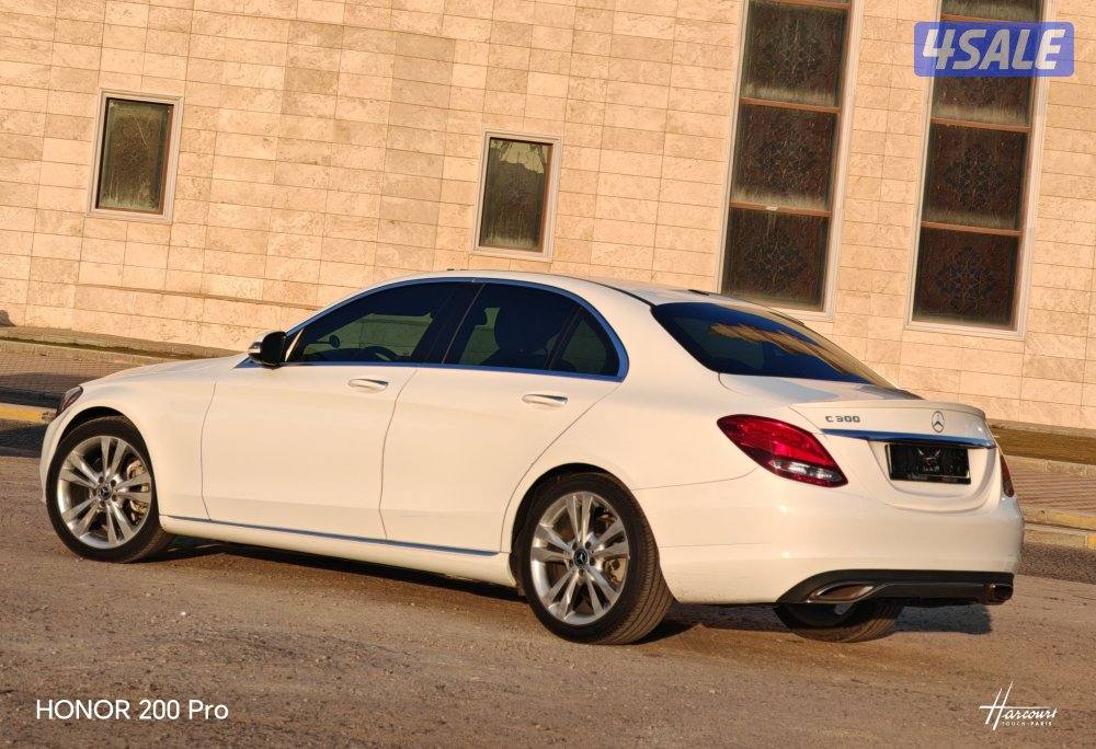 Mercedes C300.      .شرط النظافة 20185