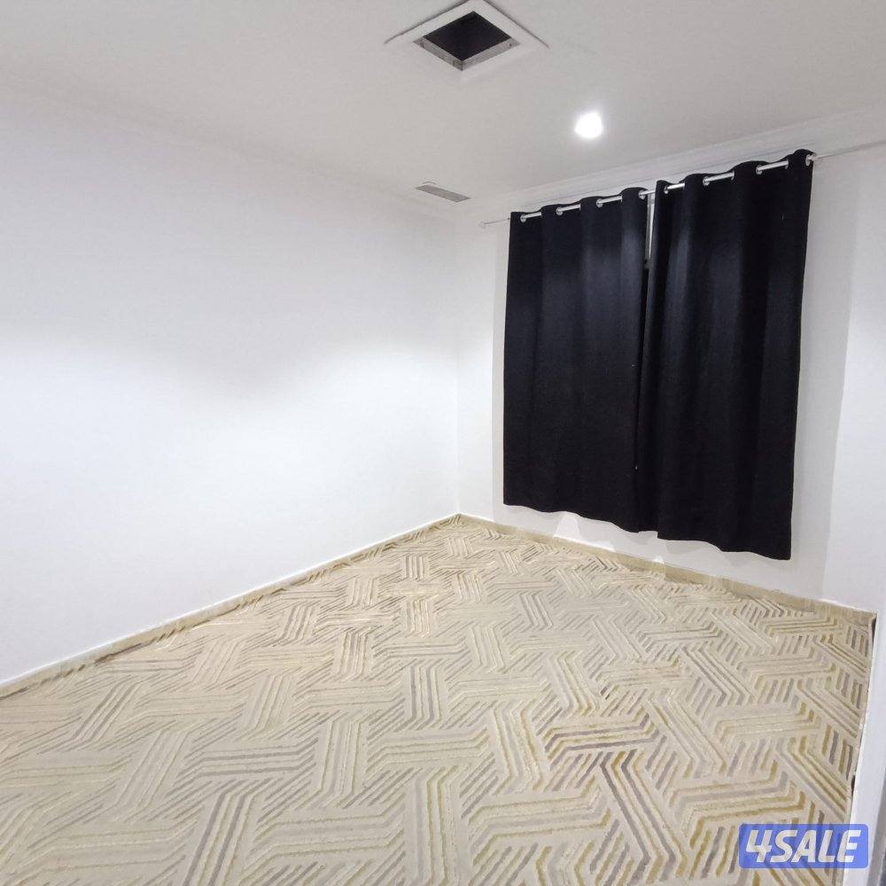 شقةغرفةصالةتشطيب جديدحمام مطبخ كبير مصافط متوفرة كل الخدمات متوفرة4