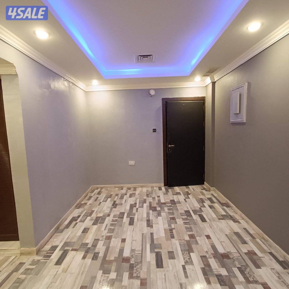 شقةغرفةصالةتشطيب جديدحمام مطبخ كبير مصافط متوفرة كل الخدمات متوفرة8