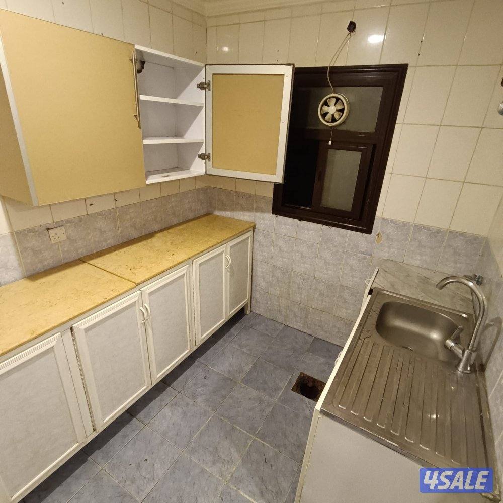 شقةغرفةصالةتشطيب جديدحمام مطبخ كبير مصافط متوفرة كل الخدمات متوفرة13