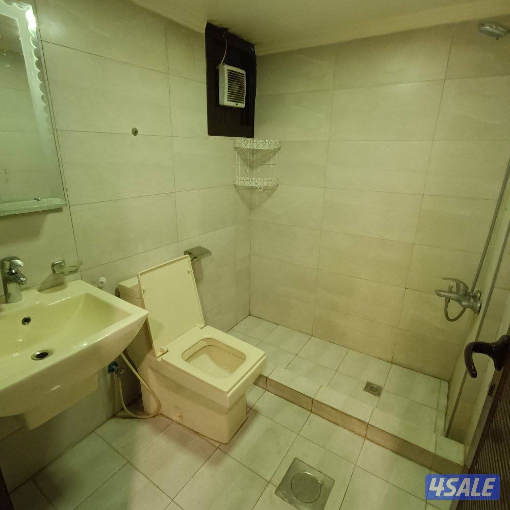 شقةغرفةصالةتشطيب جديدحمام مطبخ كبير مصافط متوفرة كل الخدمات متوفرة14