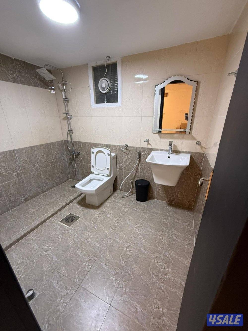 شقق للايجار خلو وفاضي غرفة وصالة ومطبخ وحمام تشطيب سوبر لوكس5