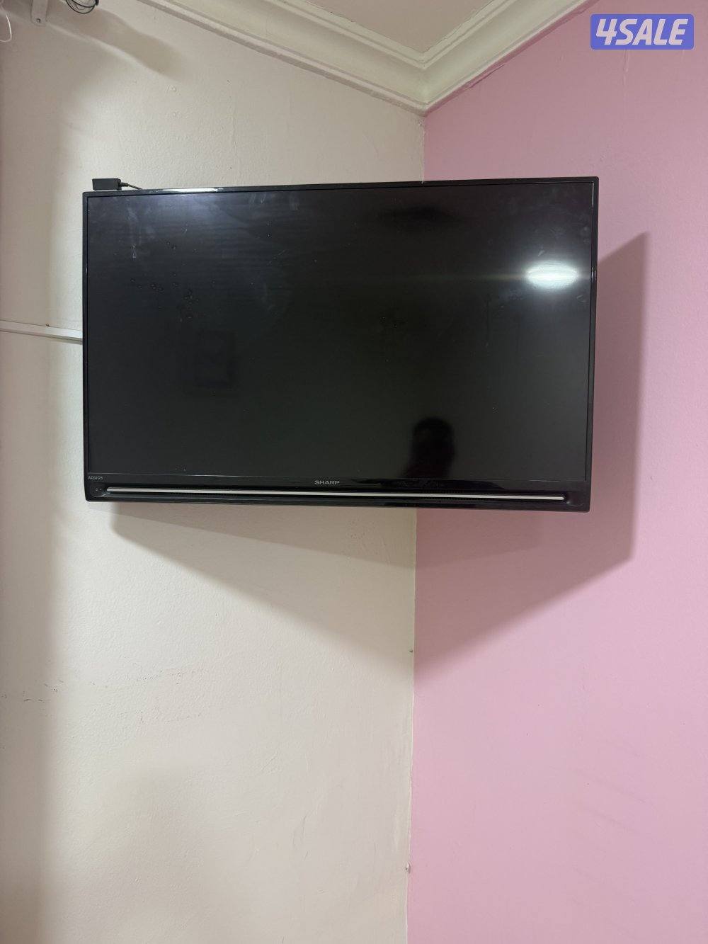 للبيع طاولة سفرة مع 6 كراسي بحالة جيدة ونظيفة2