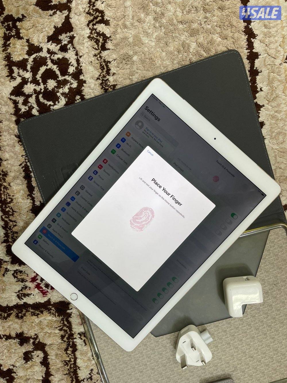 ايباد ابل 6 السادس 32 قيقا نظيف مو مفتوح ولا مصلح مع كفر اصلي وشحن اصل4