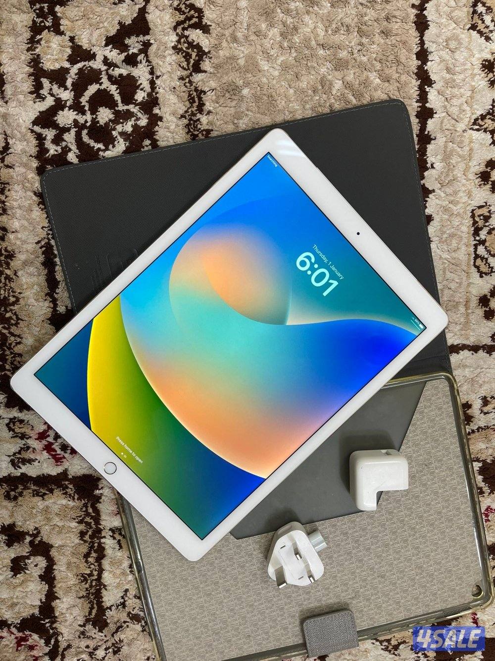 ايباد ابل 6 السادس 32 قيقا نظيف مو مفتوح ولا مصلح مع كفر اصلي وشحن اصل6