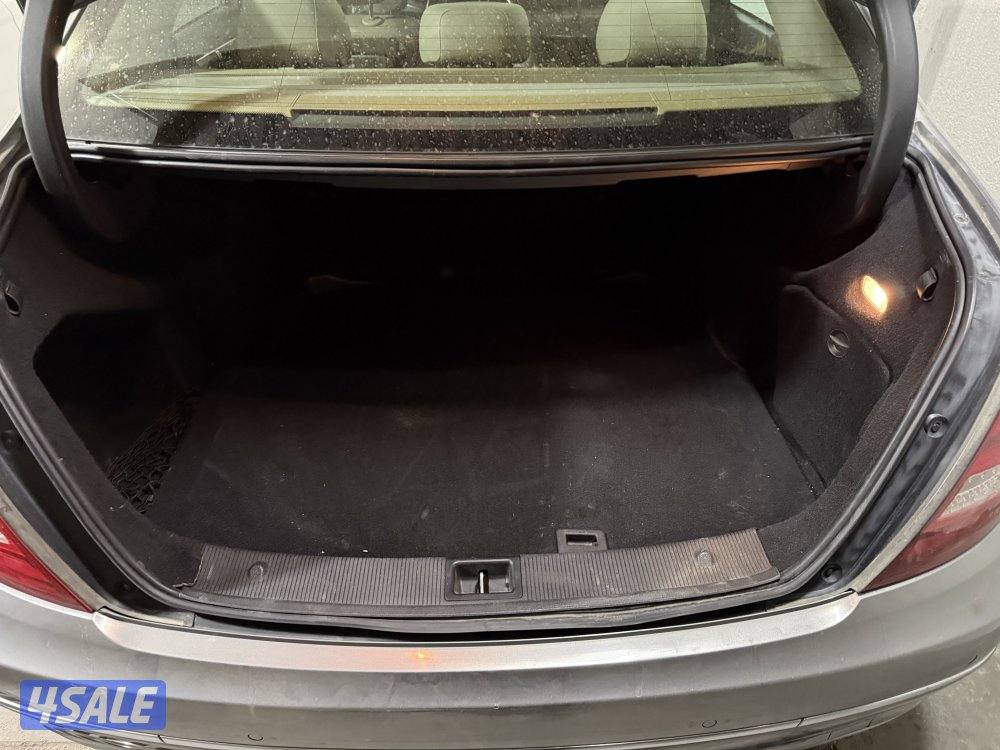 للبيع مرسيدس c2001