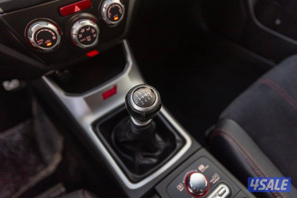 سوبارو أمبريزا STI مخزن بحالة المصنع ماشي ١٧،٠٠٠ كم11