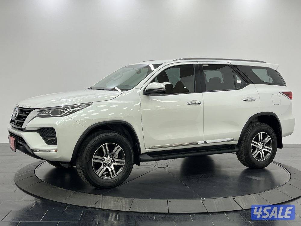 TOYOTA FORTUNER_N 4 CYL 4X4 HIGH OPTION0