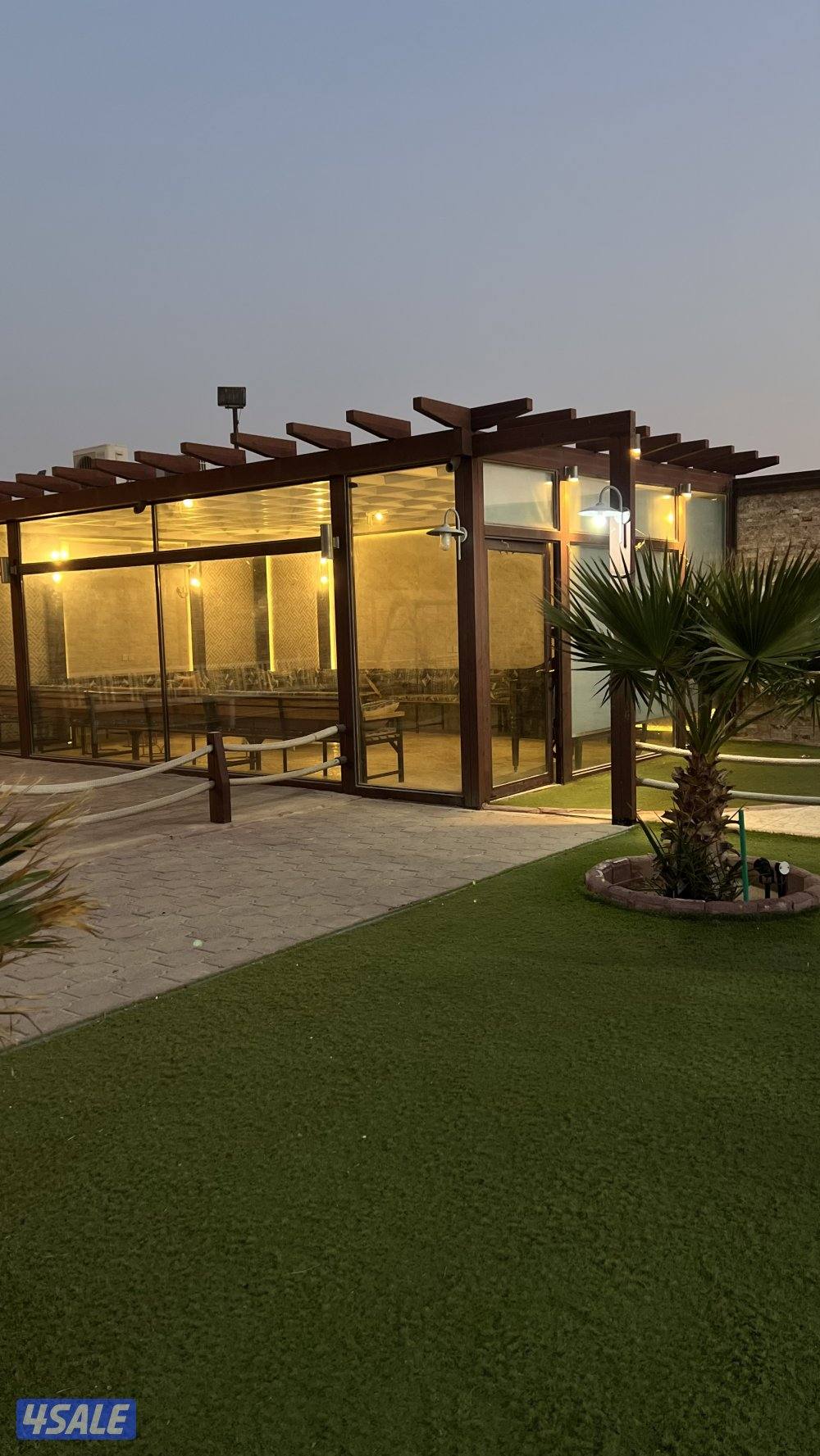 إستراحه بالهجن للعوائل - حمام سباحه للكبار والاطفال9