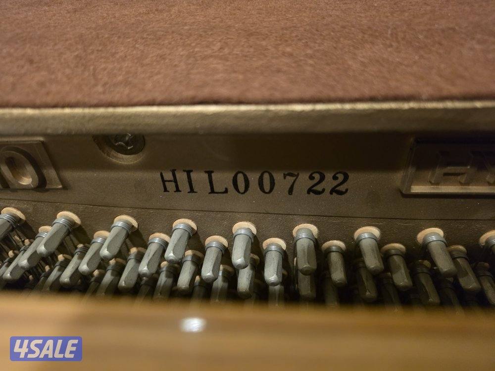 hyundai U810 piano - بيانو هيونداي خشبي1
