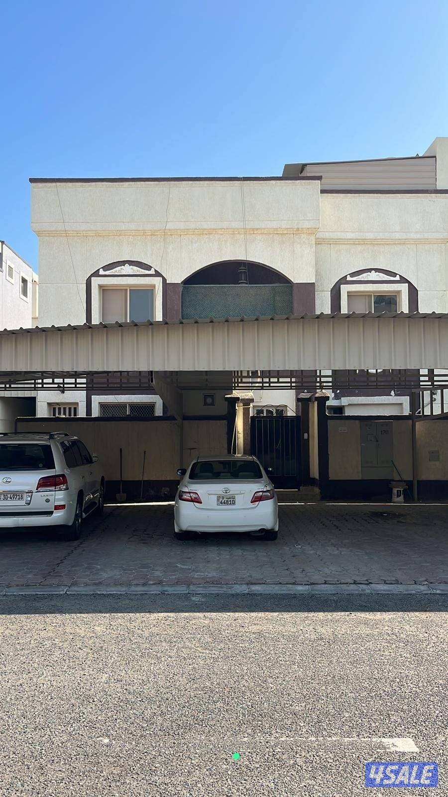 بيت للبيع في شمال غرب صليبيخات موقع مميز0