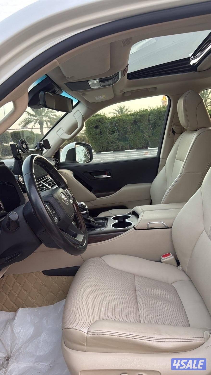 كامري لمتيد 2023 6V الساير بحاله الوكاله عداد 47 الف8