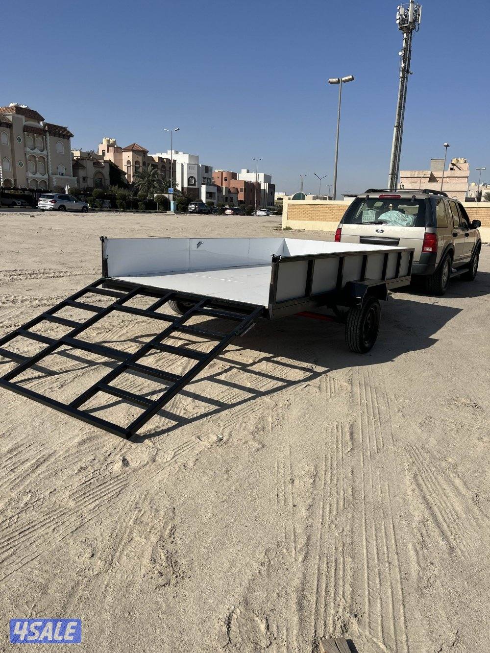 للبيع عربانه كبيره متعددة الاستخدام وكمبر للونيتات0