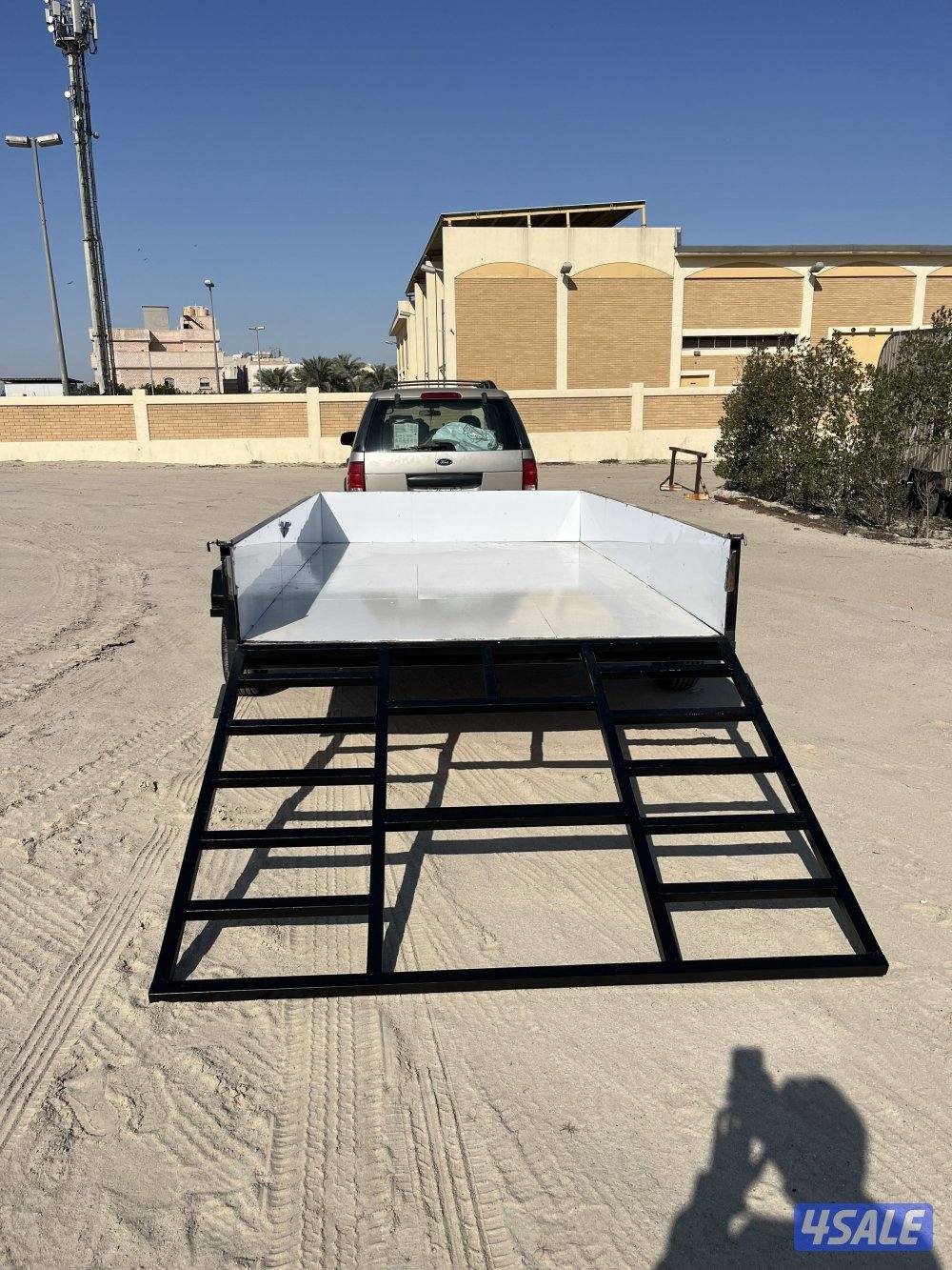 للبيع عربانه كبيره متعددة الاستخدام وكمبر للونيتات3