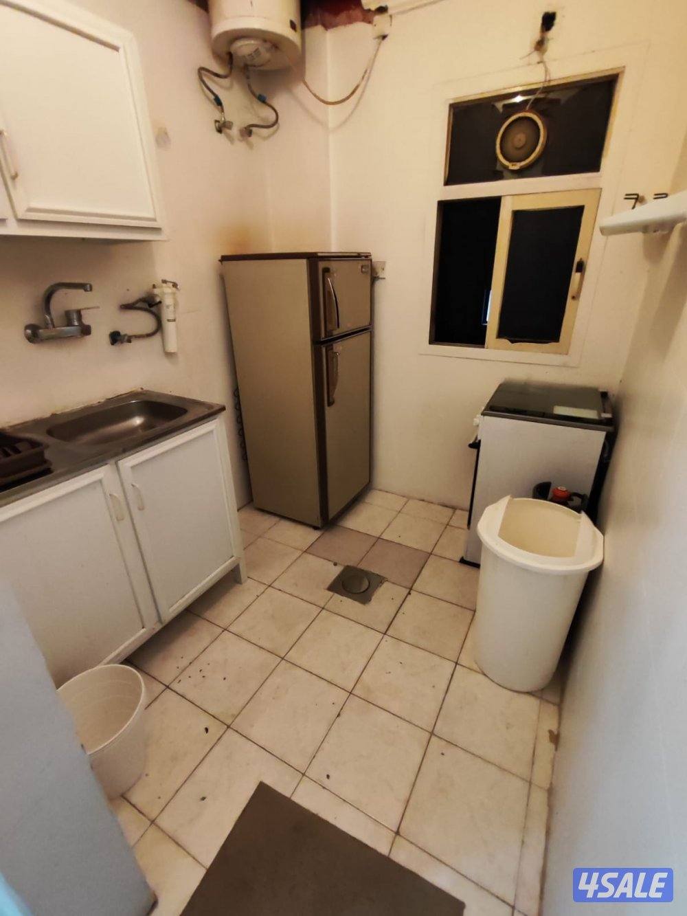 شقه للإيجار غرفتين ومطبخ و2حمام موقع ممتاز خدمات كامله5