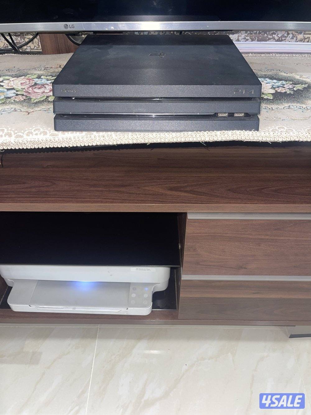 بلايستاتيون ٤ برو للبيع0