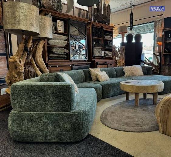 الضجيج مجمع غالرليا بوابة ٢او ٥ بجوار بوخمسين للسجاد4