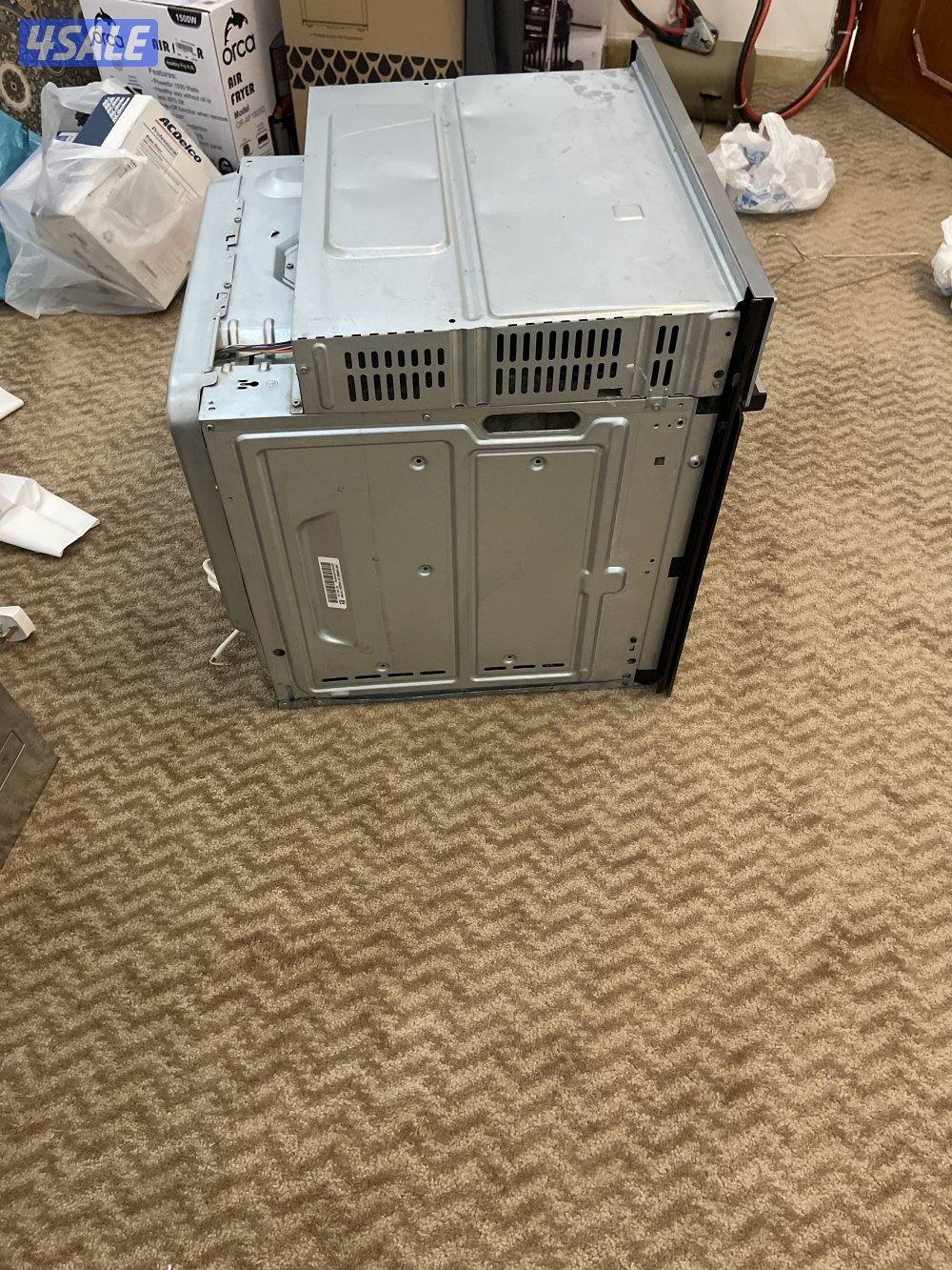 للبيع فرن ماركة بوش اصلي مقاس ٦٠/٦٠ ومكرويف2