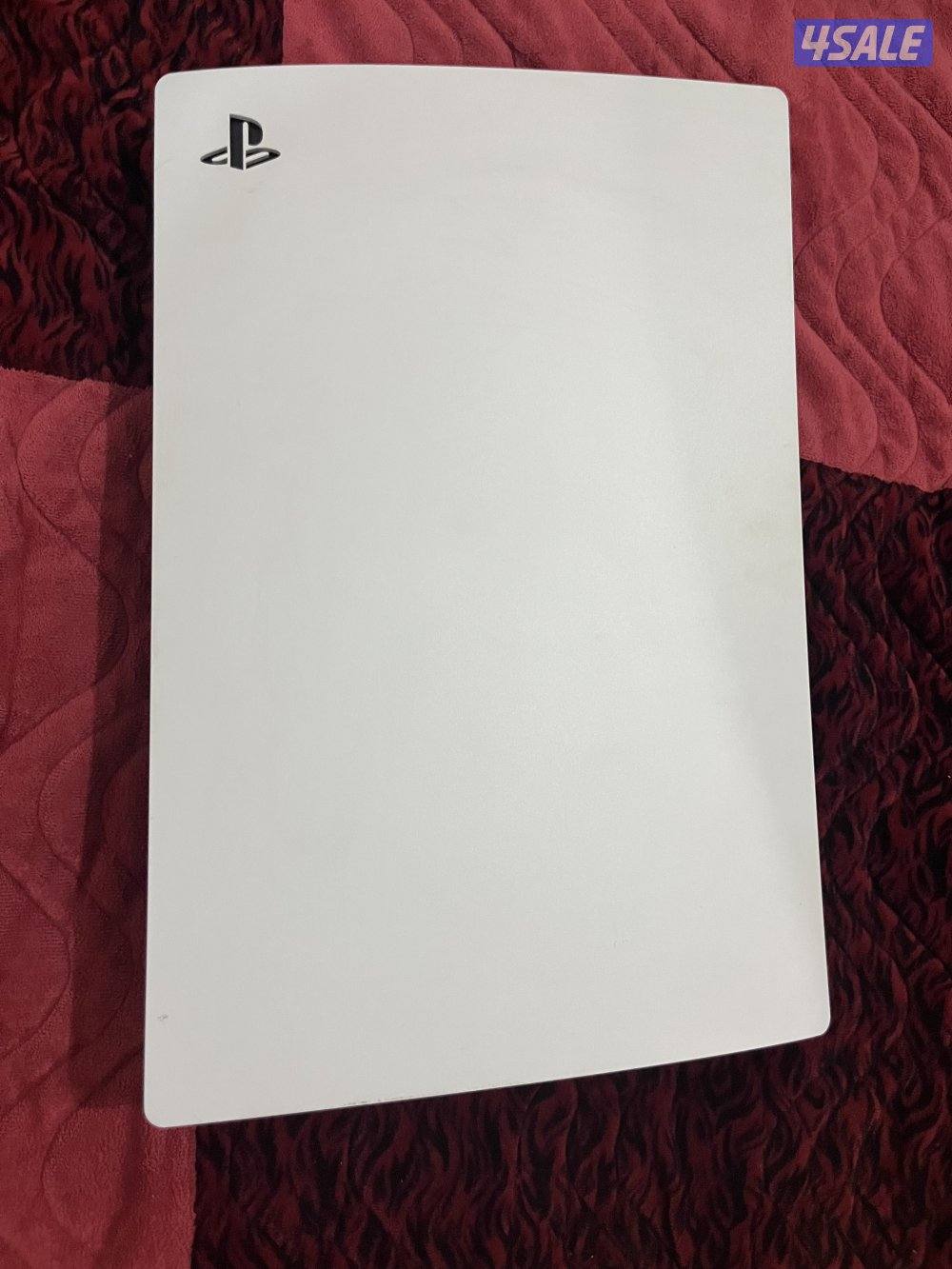 للبيع بلايستيشن 5 نظيف جدا مع يده وجميع الويرات والكرتونة شبه جديد4