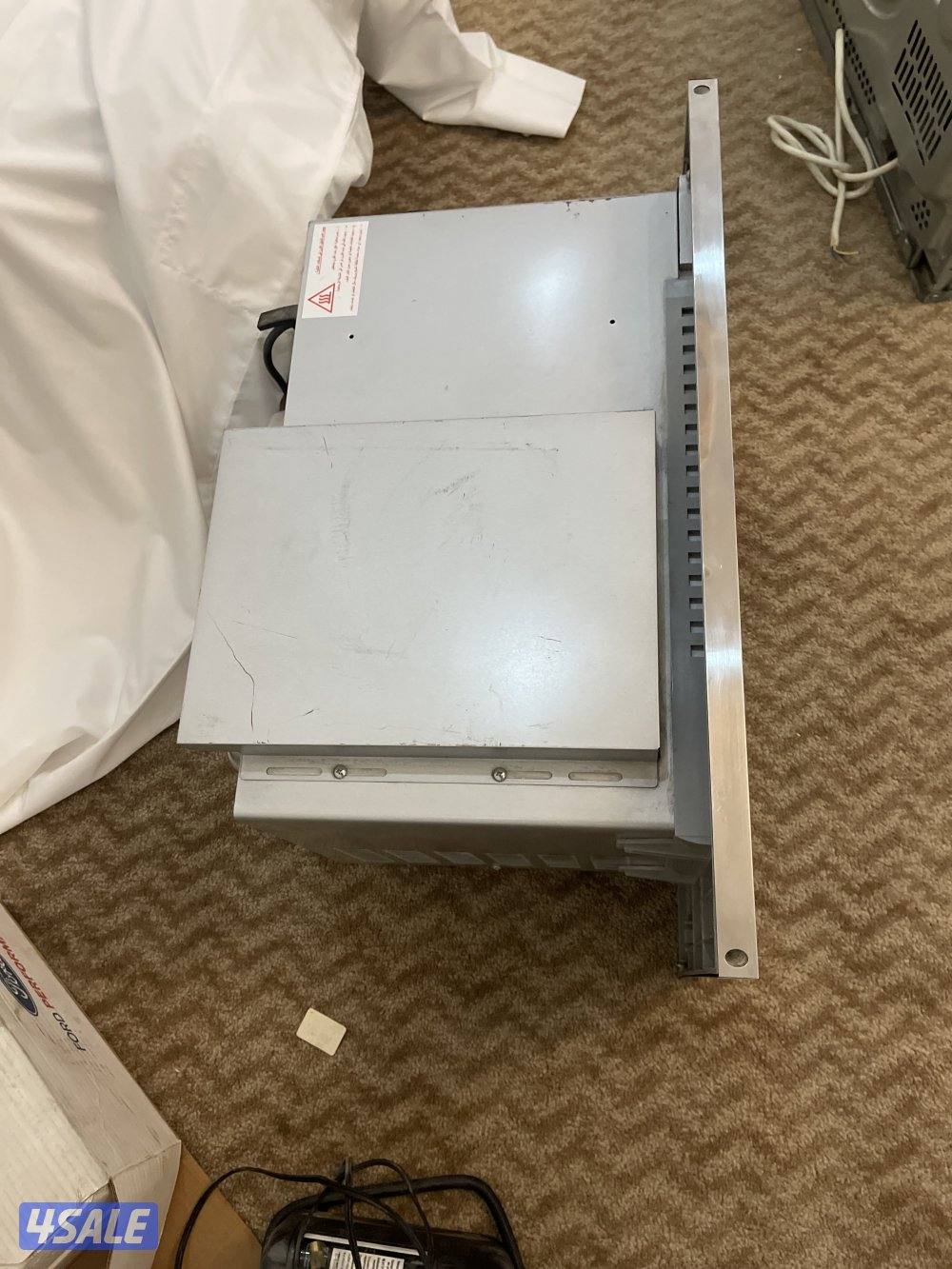 للبيع فرن ماركة بوش اصلي مقاس ٦٠/٦٠ ومكرويف4