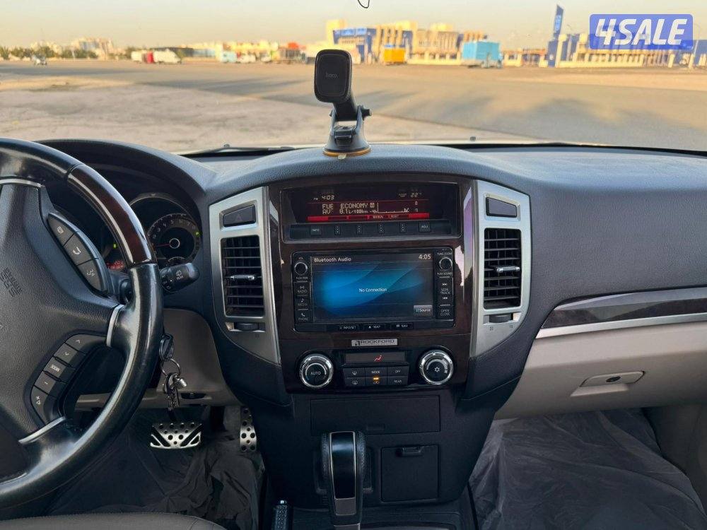 باجيرو 2017 - فل ابشن ( Rockford Edition ) 3.8v5