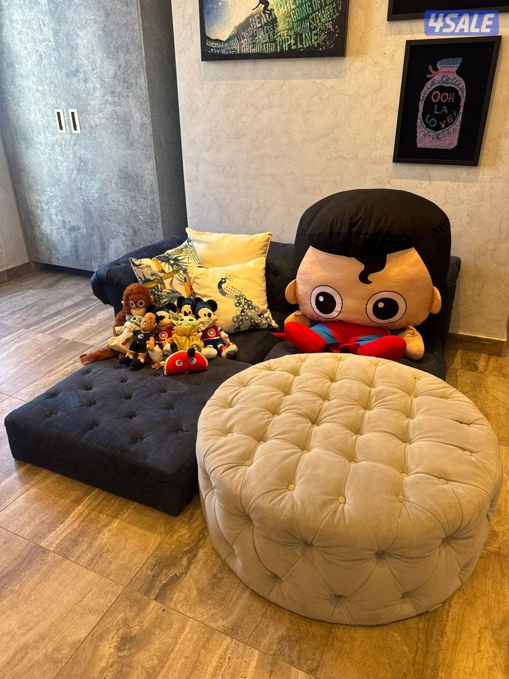 Sofa with floor seating0