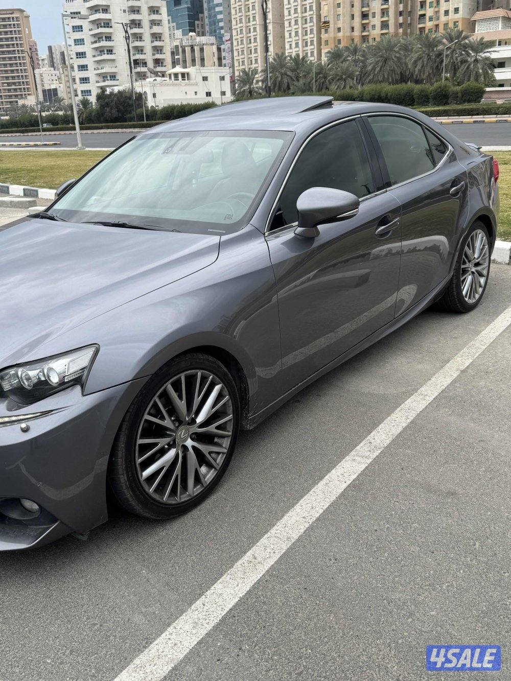 للبيع لكزس is250 /2015 Lexus Premium2