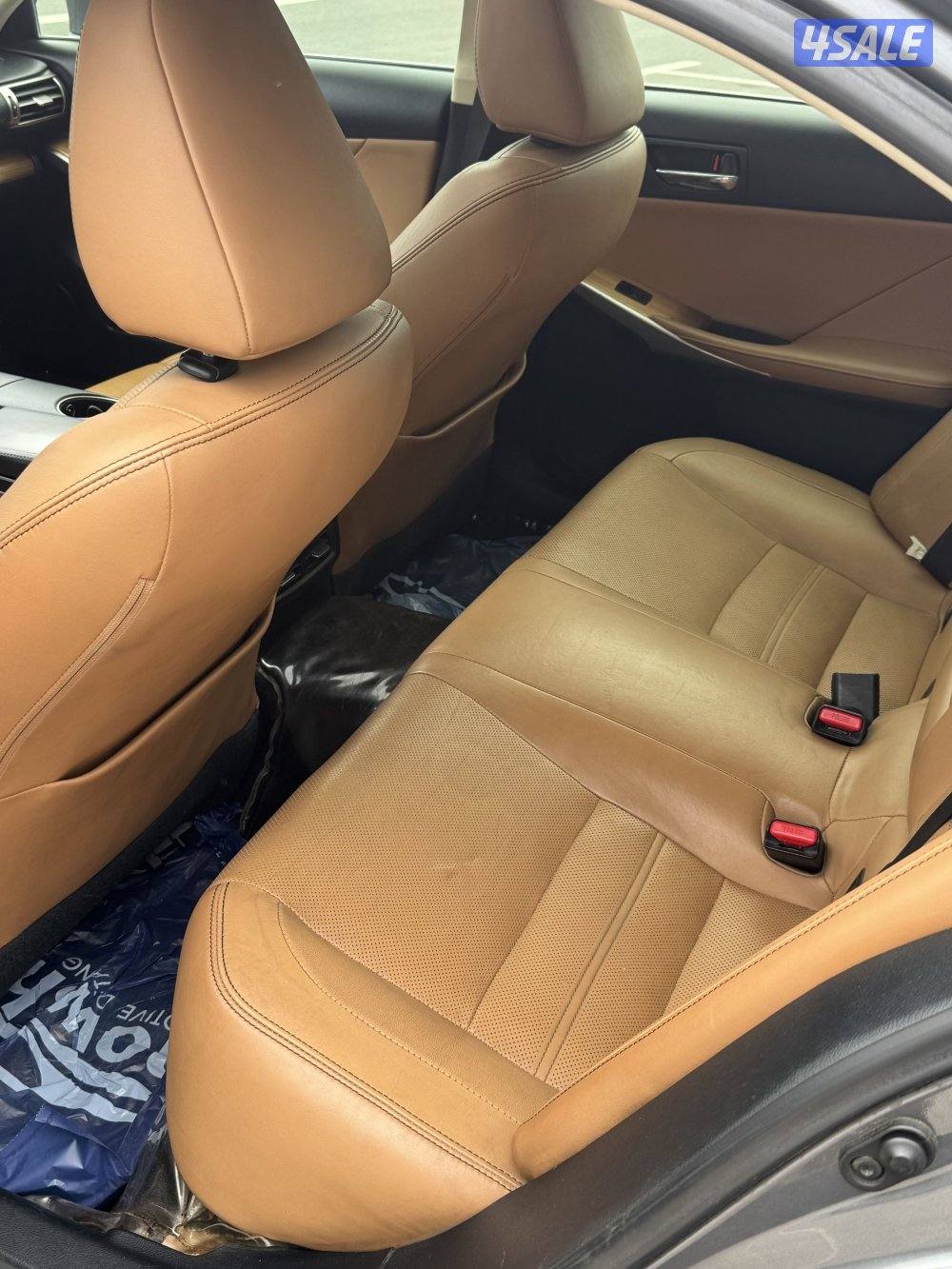 للبيع لكزس is250 /2015 Lexus Premium4