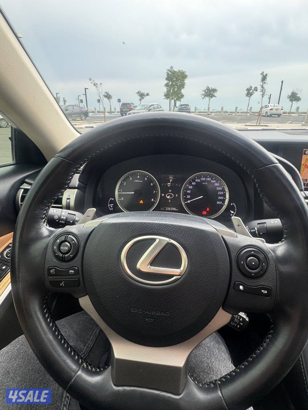 للبيع لكزس is250 /2015 Lexus Premium5