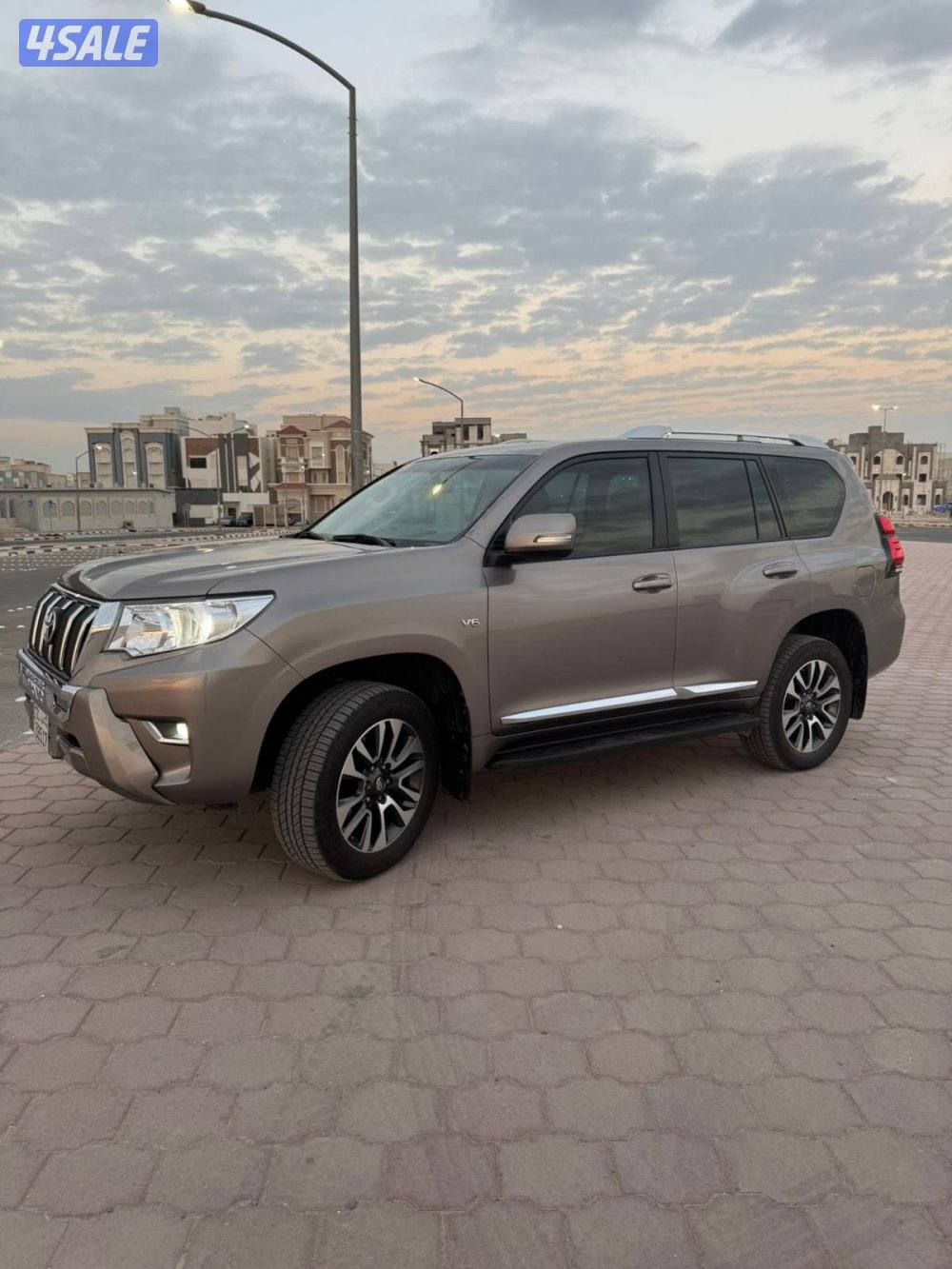 برادو TX.L ٢٠٢٢ الساير عداد ٦٢ ألف شرط الفحص صبغ وكاله كامل مواصفات0