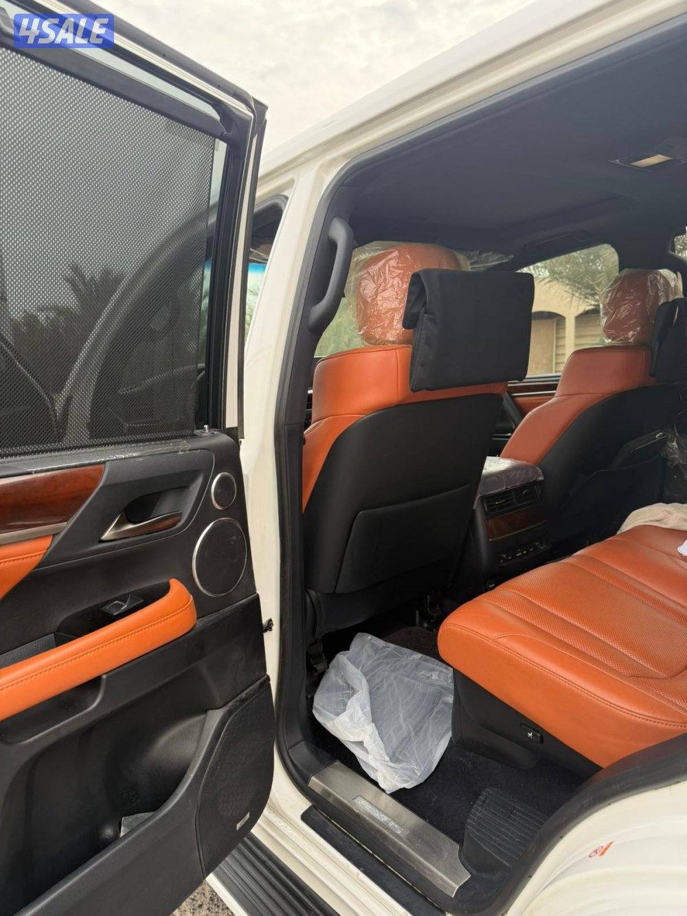 لكزس LX570 ٢٠١٦ وارد الخليج عداد ٢٣٠ ألف شرط الفحص البدي قطعتين3