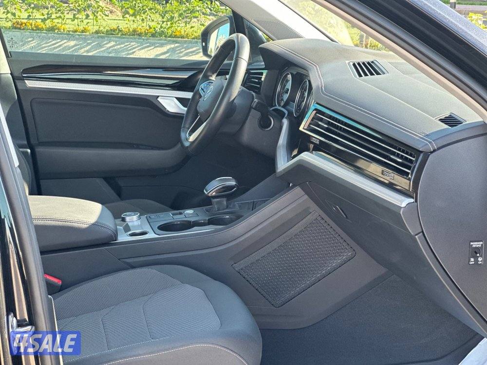 للبيع فولكس فاجن طوارق ماشي ٥٠ الف كيلو4