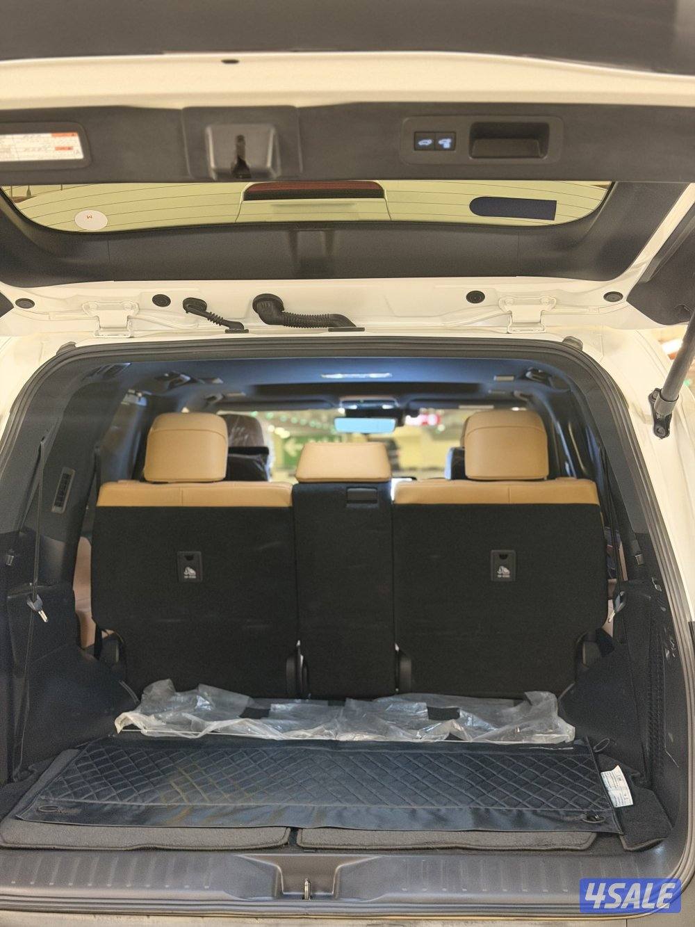 للبيع لكزس lx600 صبغ وكالة 2024 درجة اولى6