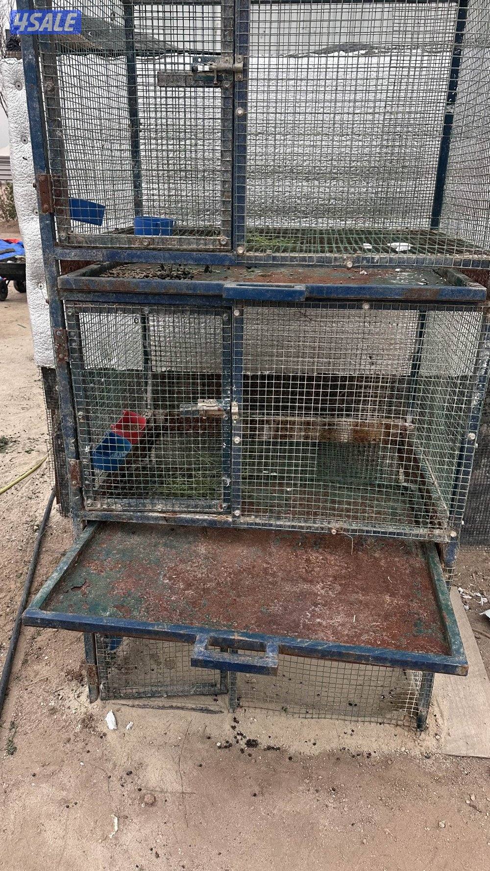 أقفاص لها حدايد سحب للتنضيف الطول ٢ متر العرض ١ متر1