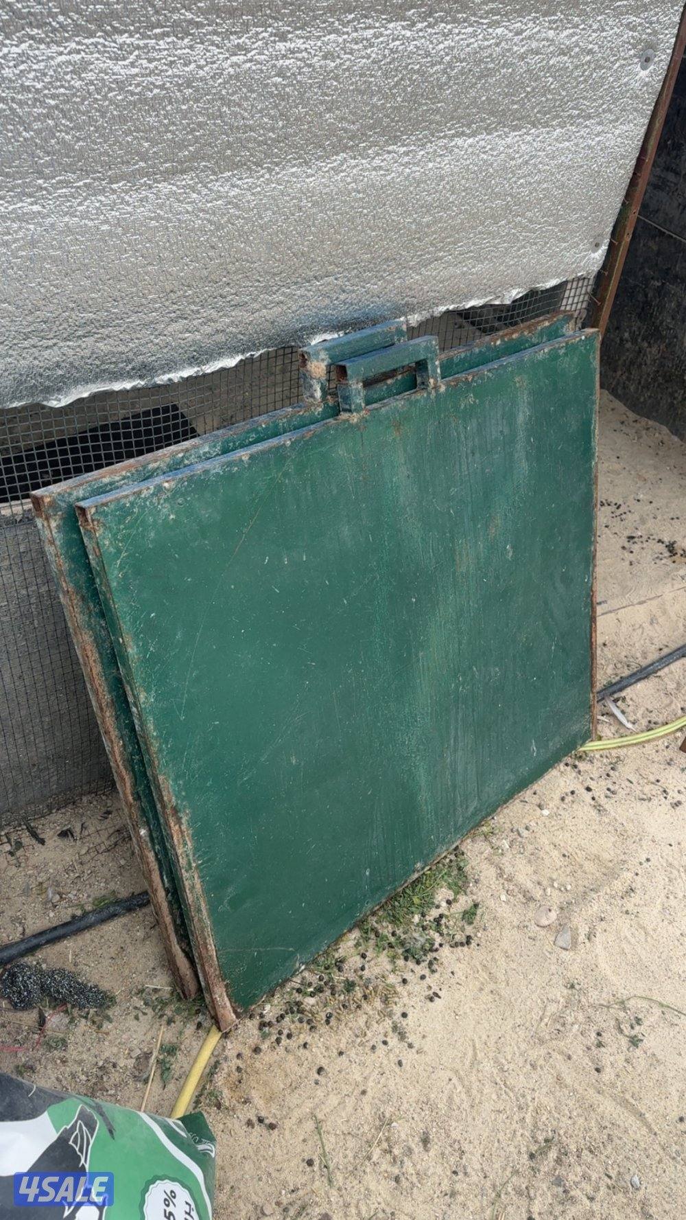 أقفاص لها حدايد سحب للتنضيف الطول ٢ متر العرض ١ متر6