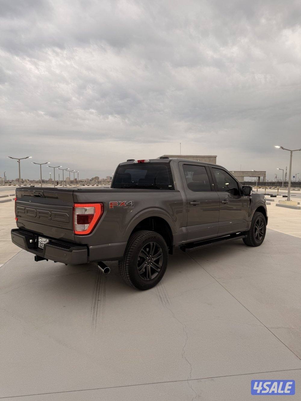 FORD F15O LARIAT V8 2021 للبيع2