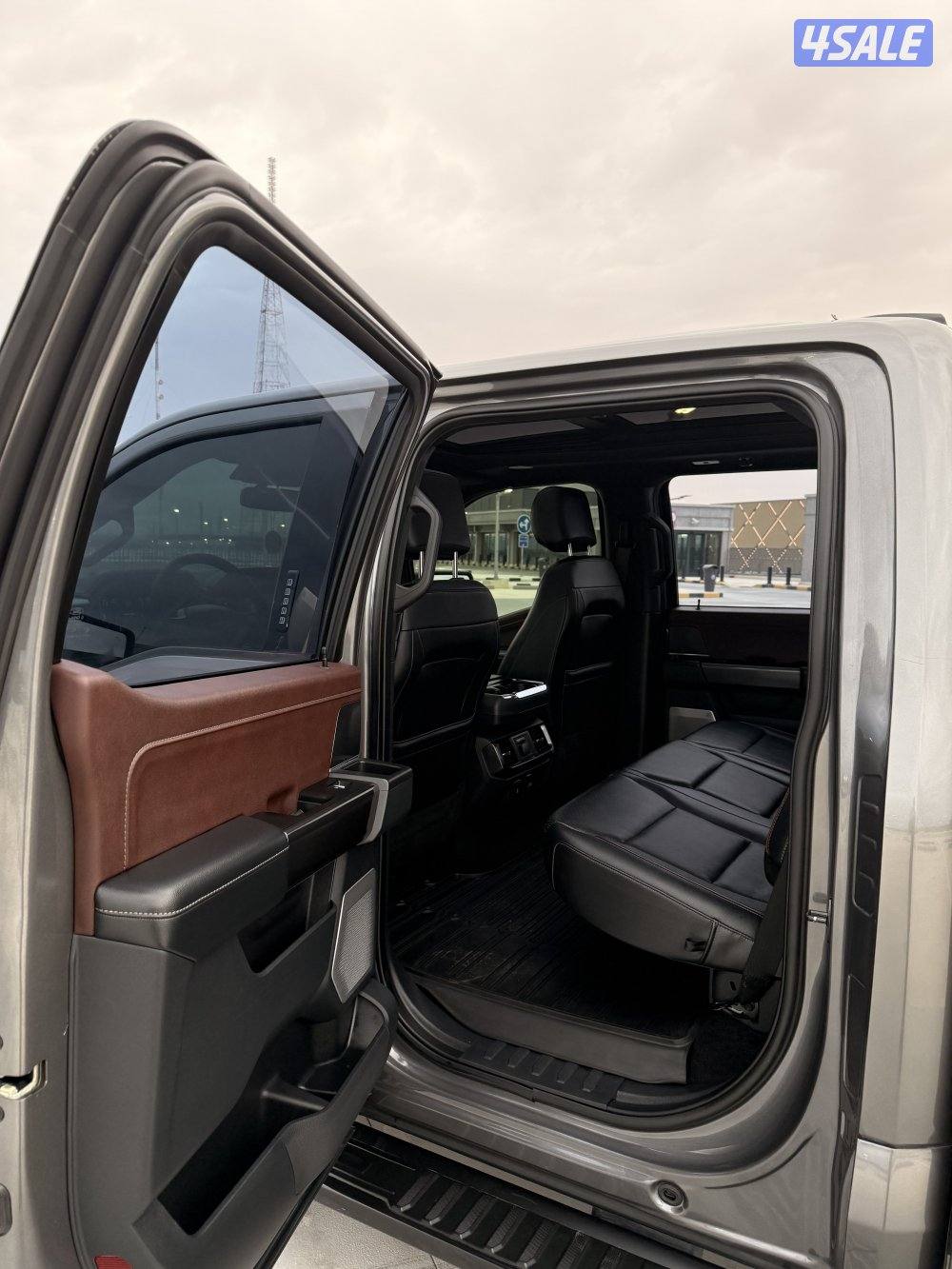 FORD F15O LARIAT V8 2021 للبيع6