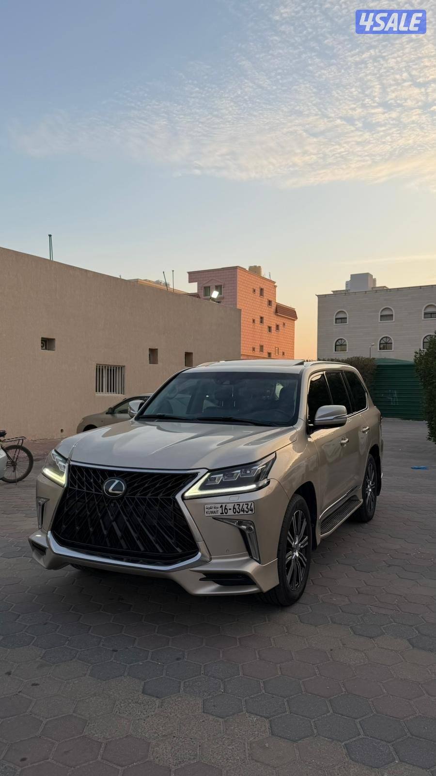 للبيع لكزس LX570 سبورت0