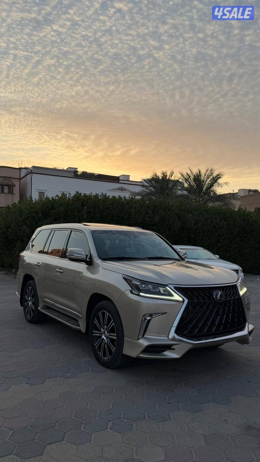 للبيع لكزس LX570 سبورت1