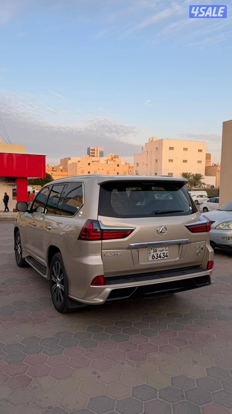 للبيع لكزس LX570 سبورت2