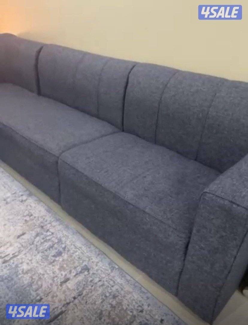 غنفات نظيفين مع ثلاث طاولات0