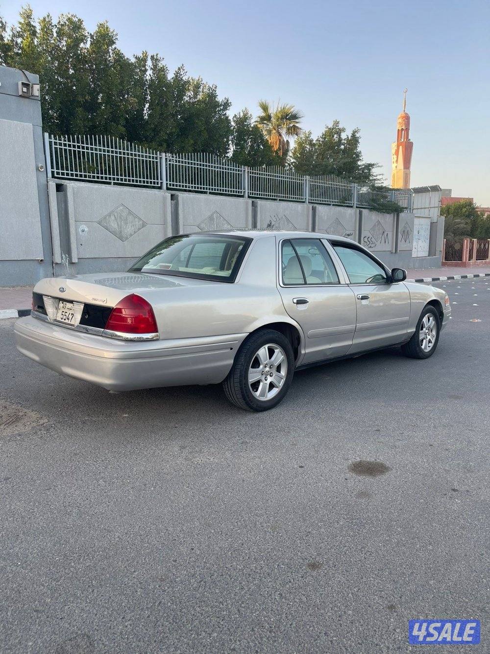 للبيع فورد فكتوريا5