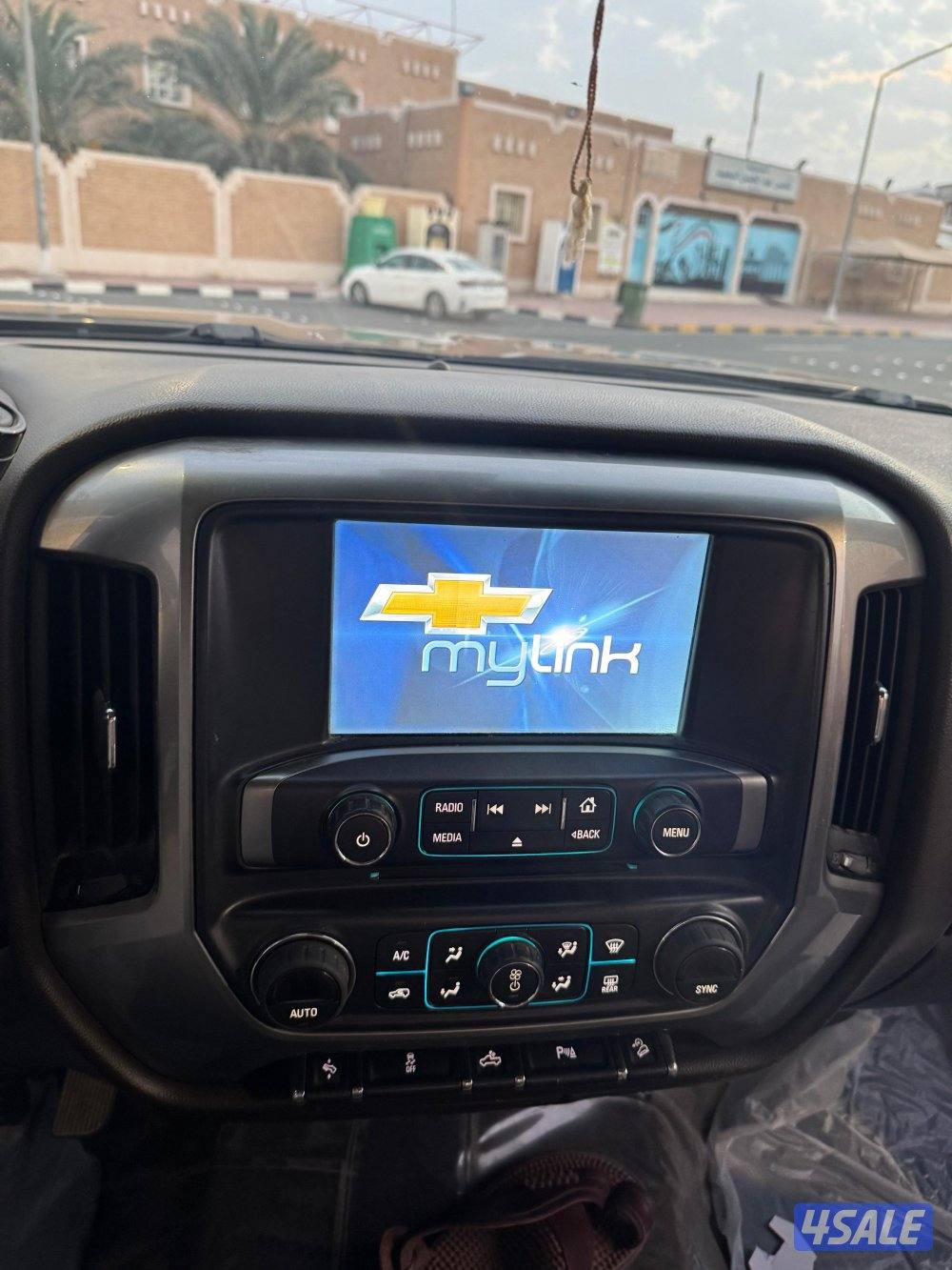 للبيع سلفرادو غماره ونص1