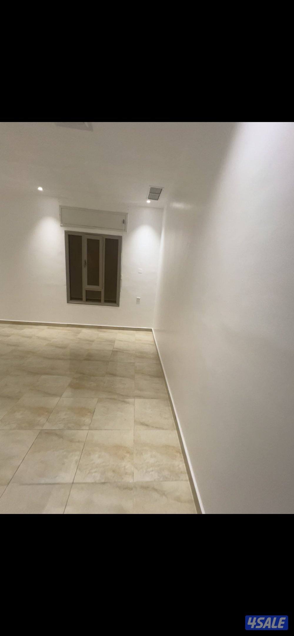 شقة للإيجار تتكون من عدد 3 غرف منها ماستر وغرفة عامل سخان مركزي سنترال4