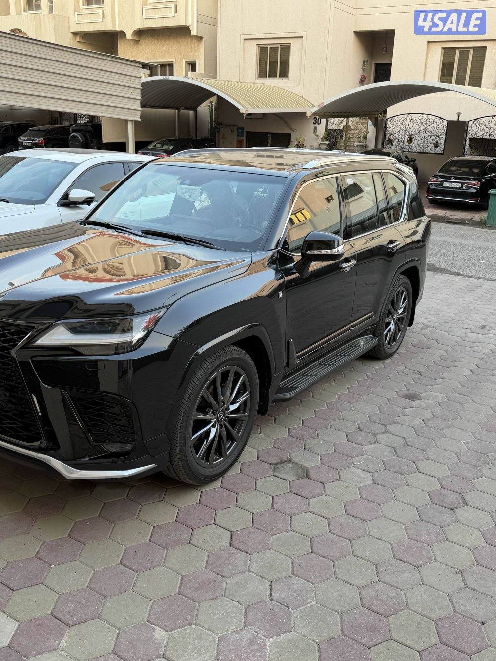 لكزس 2023 اف سبورت وارد قطر3