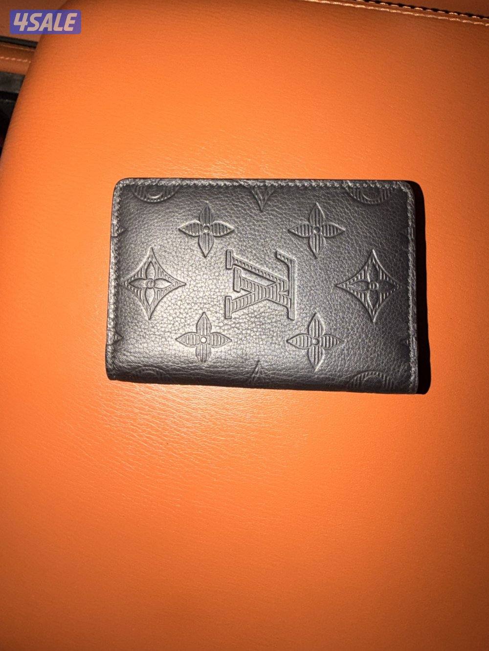 للبيع بوك Lv اصلي 1000