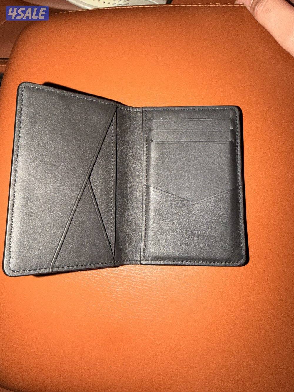 للبيع بوك Lv اصلي 1002