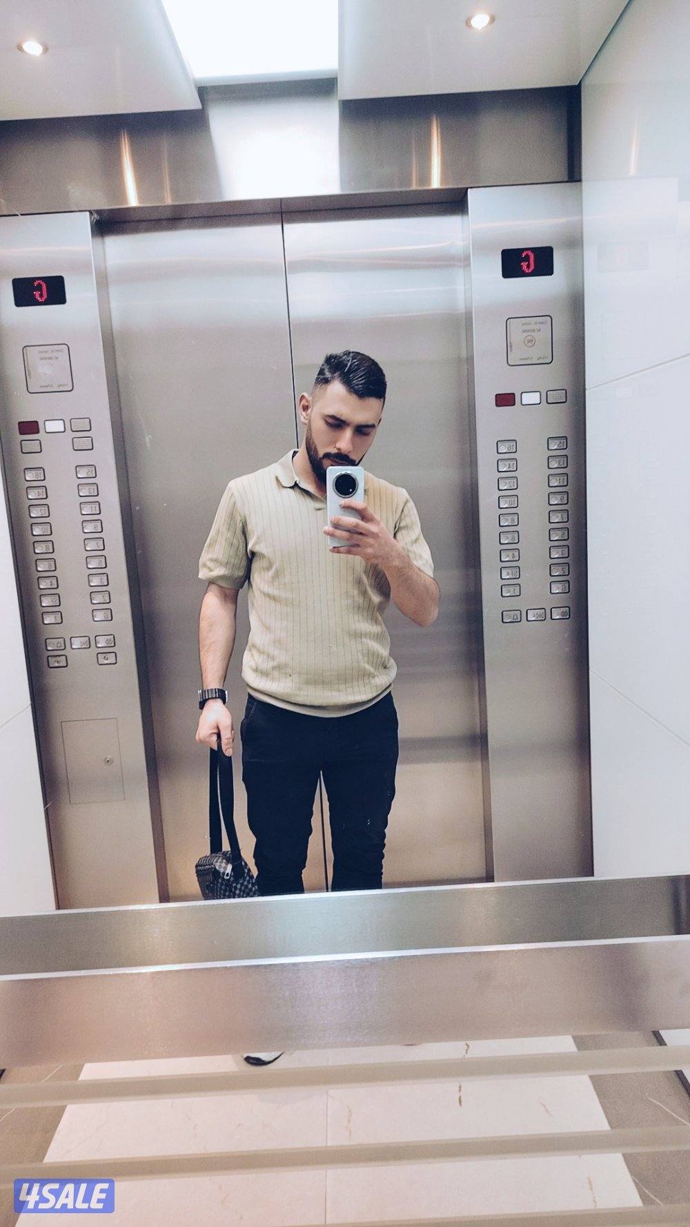 ابحث عن عمل في مجال نادل او كاشير او معلم شيش0